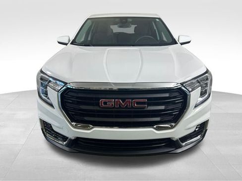 Used 2024 GMC Terrain SLE FWD image 8