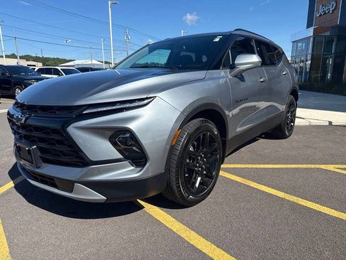 Used 2026 Chevrolet Blazer LT w/ Convenience Package AWD/4WD image 4