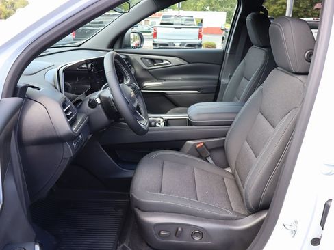 New 2026 Chevrolet Traverse LT w/ LPO, Floor Liner Package image 5