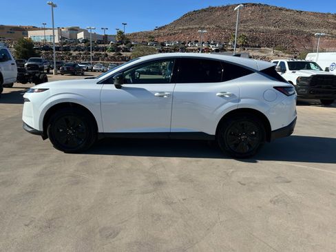 Certified 2025 Nissan Murano SV image 2