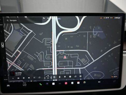 Used 2023 Tesla Model X image 14