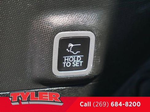Used 2022 Jeep Grand Cherokee Trailhawk AWD/4WD image 19