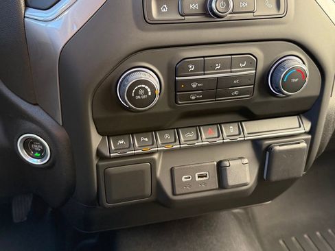 Used 2022 Chevrolet Silverado 1500 W/T w/ WT Value Package image 22