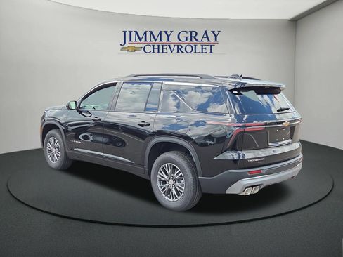 New 2026 Chevrolet Traverse LT w/ Driver Confidence Package FWD image 3