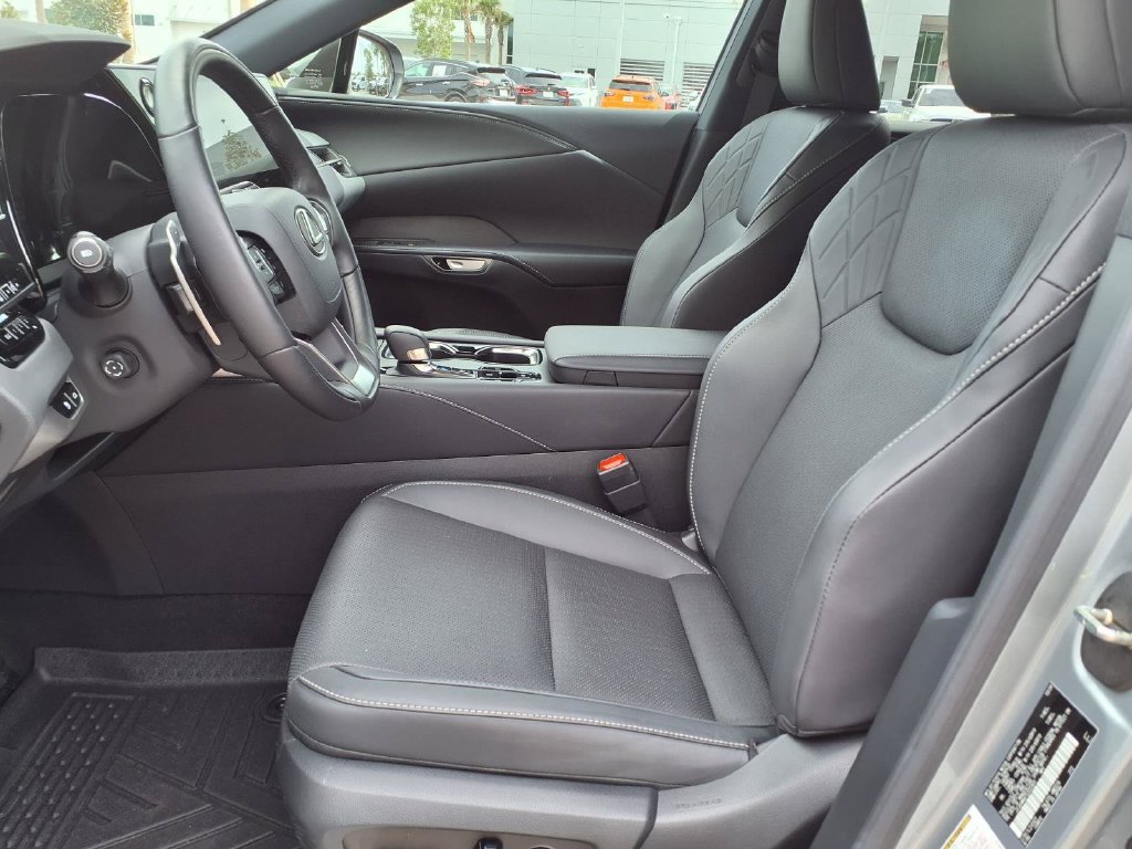 Used 2025 Lexus RX 350 Premium FWD image 27