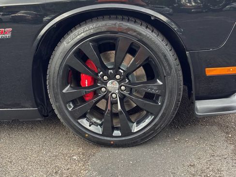 Used 2014 Dodge Challenger SRT8 w/ Harman/Kardon Audio Group RWD image 14