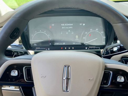 Used 2022 Lincoln Corsair AWD w/ Equipment Group 101A image 11