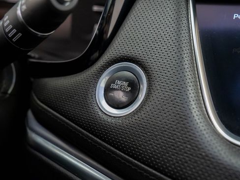 Used 2018 Cadillac XT5 Luxury image 20