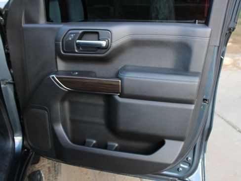 Used 2019 Chevrolet Silverado 1500 LT w/ All-Star Edition image 17