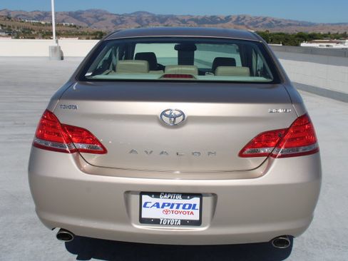 Used 2007 Toyota Avalon Limited FWD image 4