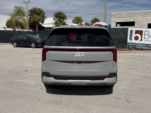 New 2026 Kia Carnival EX FWD image 5