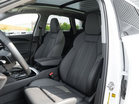 Certified 2025 Audi Q5 Premium Plus w/ Premium Plus AWD/4WD image 19
