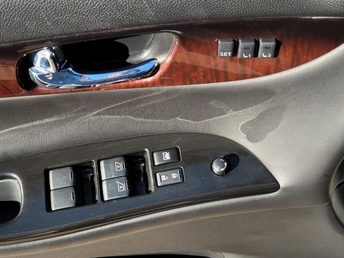 Used 2017 INFINITI QX50 2WD w/ Premium Plus Package image 25