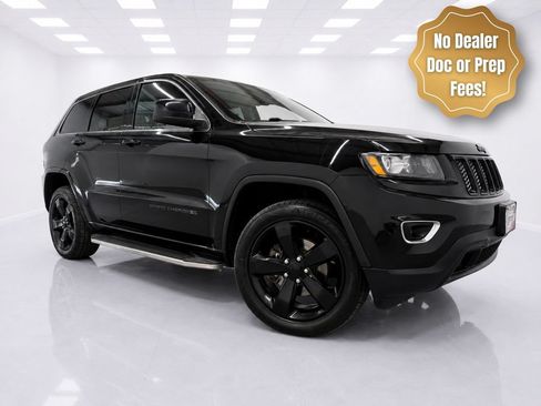 Used 2018 Jeep Grand Cherokee Altitude AWD/4WD image 3
