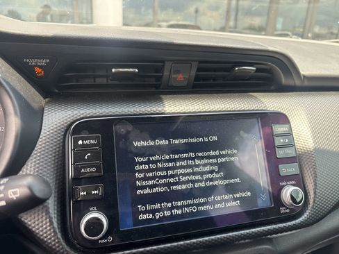 Used 2024 Nissan Kicks SV FWD image 3