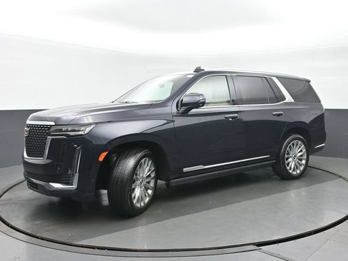 Used 2021 Cadillac Escalade Premium Luxury w/ Driver Assist Tech Package AWD/4WD image 3