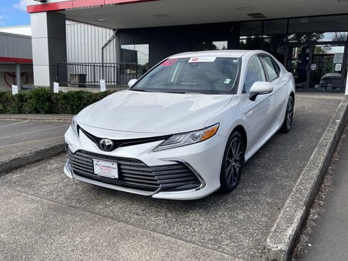 Certified 2024 Toyota Camry XLE w/ Cold Weather Package AWD/4WD image 3