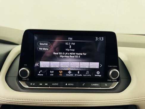 Used 2025 Nissan Rogue SV FWD image 19