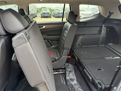 Certified 2025 Volkswagen Atlas SEL image 23
