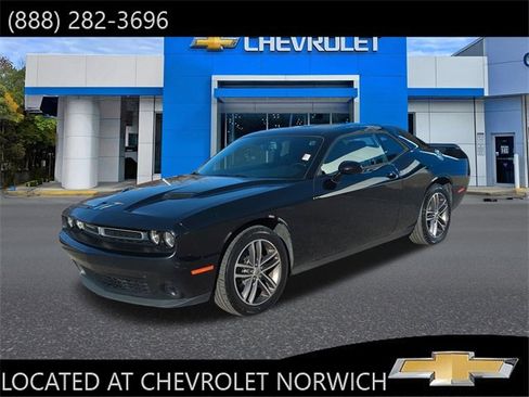 Used 2019 Dodge Challenger SXT w/ Cold Weather Group image 1