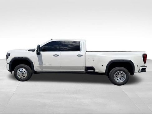 Used 2024 GMC Sierra 3500 Denali Ultimate AWD/4WD image 9