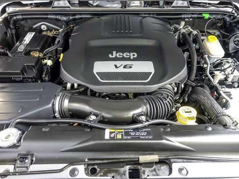 Used 2017 Jeep Wrangler Sport w/ Quick Order Package 24S AWD/4WD image 26
