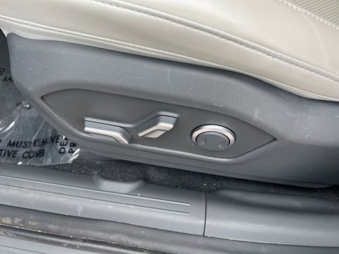 Used 2025 Hyundai Santa Fe SEL image 24