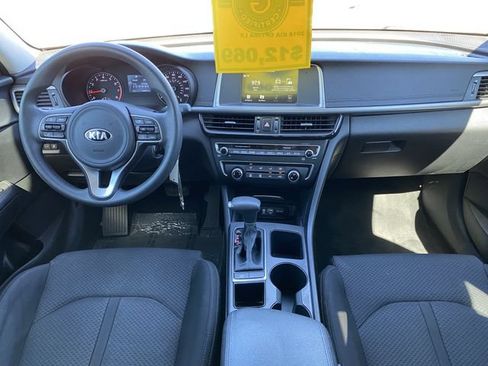 Used 2018 Kia Optima LX w/ 17" Alloy Wheels Package FWD image 12