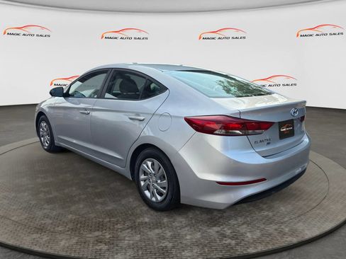 Used 2018 Hyundai Elantra SE FWD image 8