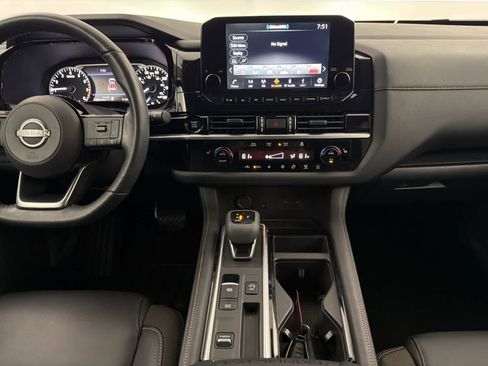 Certified 2025 Nissan Pathfinder SL FWD image 20