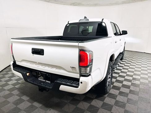 Used 2022 Toyota Tacoma Limited RWD image 3