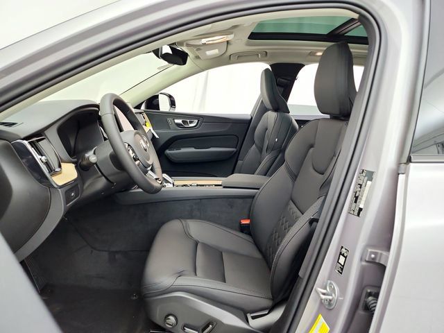 New 2026 Volvo XC60 B5 Plus w/ Protection Package Premier AWD/4WD image 21