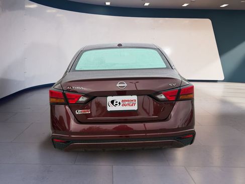 Used 2024 Nissan Altima 2.5 SV image 4