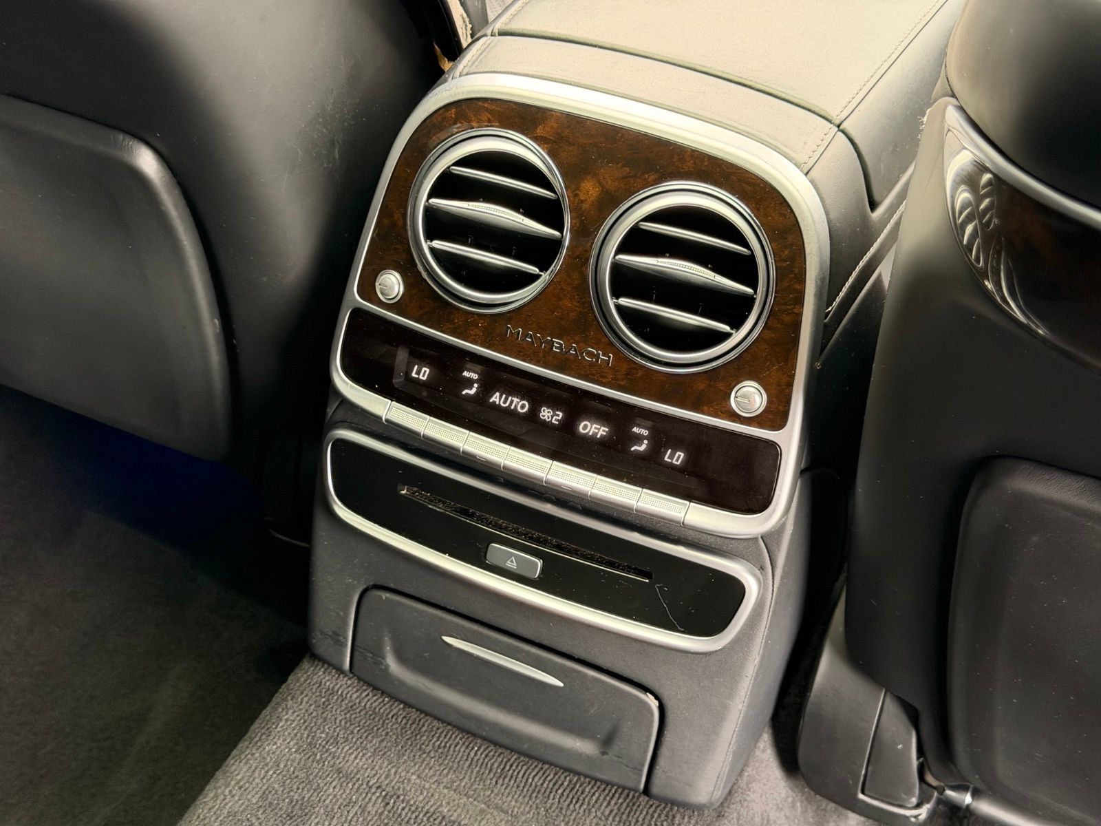 Used 2016 Mercedes-Benz Maybach S 600 image 35