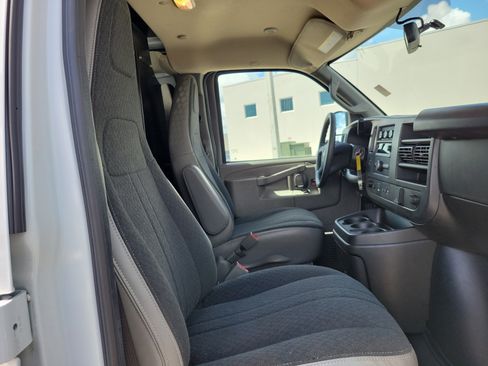 Used 2024 GMC Savana 2500 w/ Driver Convenience Package RWD image 20