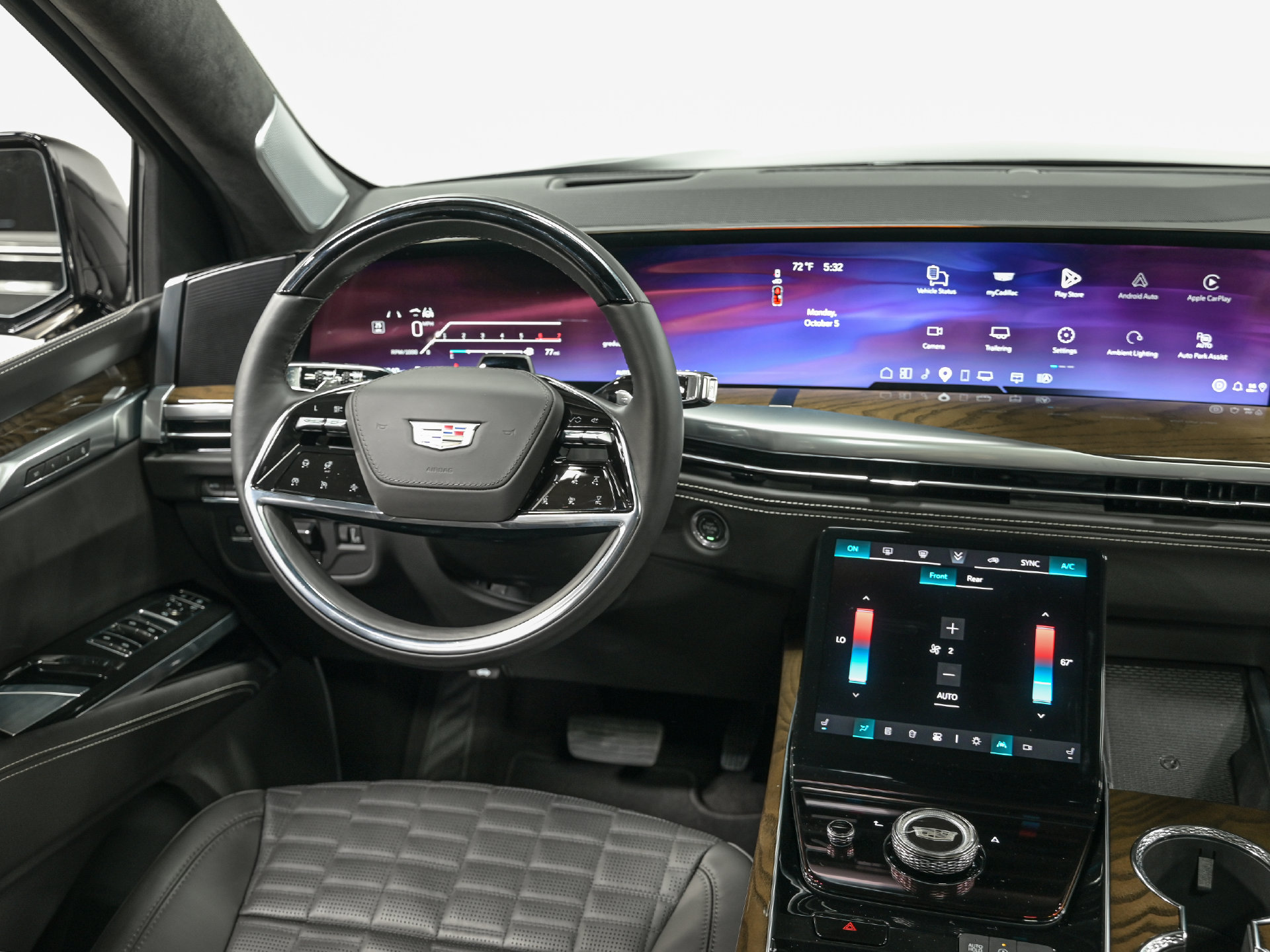 Used 2026 Cadillac Escalade Platinum Sport w/ LPO, ONYX Package AWD/4WD image 31