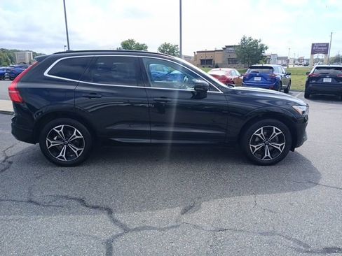 Used 2022 Volvo XC60 B5 Momentum w/ Advanced Package image 8
