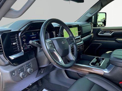 Used 2025 Chevrolet Silverado 2500 LT w/ Trail Boss Package AWD/4WD image 17