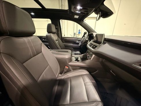 Used 2024 Chevrolet Suburban RST w/ Luxury Package AWD/4WD image 29