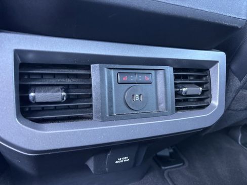 Used 2025 Ford F250 Lariat w/ Black Appearance Package image 17