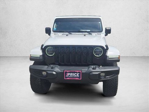 Used 2022 Jeep Gladiator Sport AWD/4WD image 2