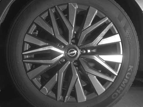 Used 2025 Nissan Altima 2.5 SV image 14