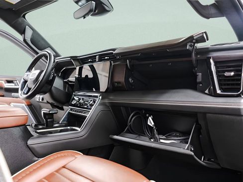 Used 2025 GMC Sierra 1500 Denali Ultimate image 40