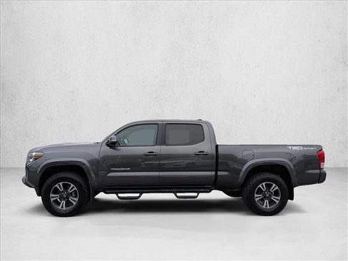 Used 2016 Toyota Tacoma TRD Sport RWD image 9