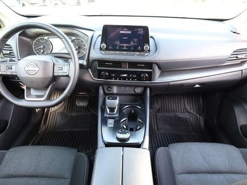 Certified 2025 Nissan Rogue SV image 22