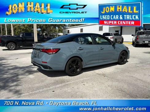 Used 2025 Nissan Sentra SR w/ SR Premium Package FWD image 11