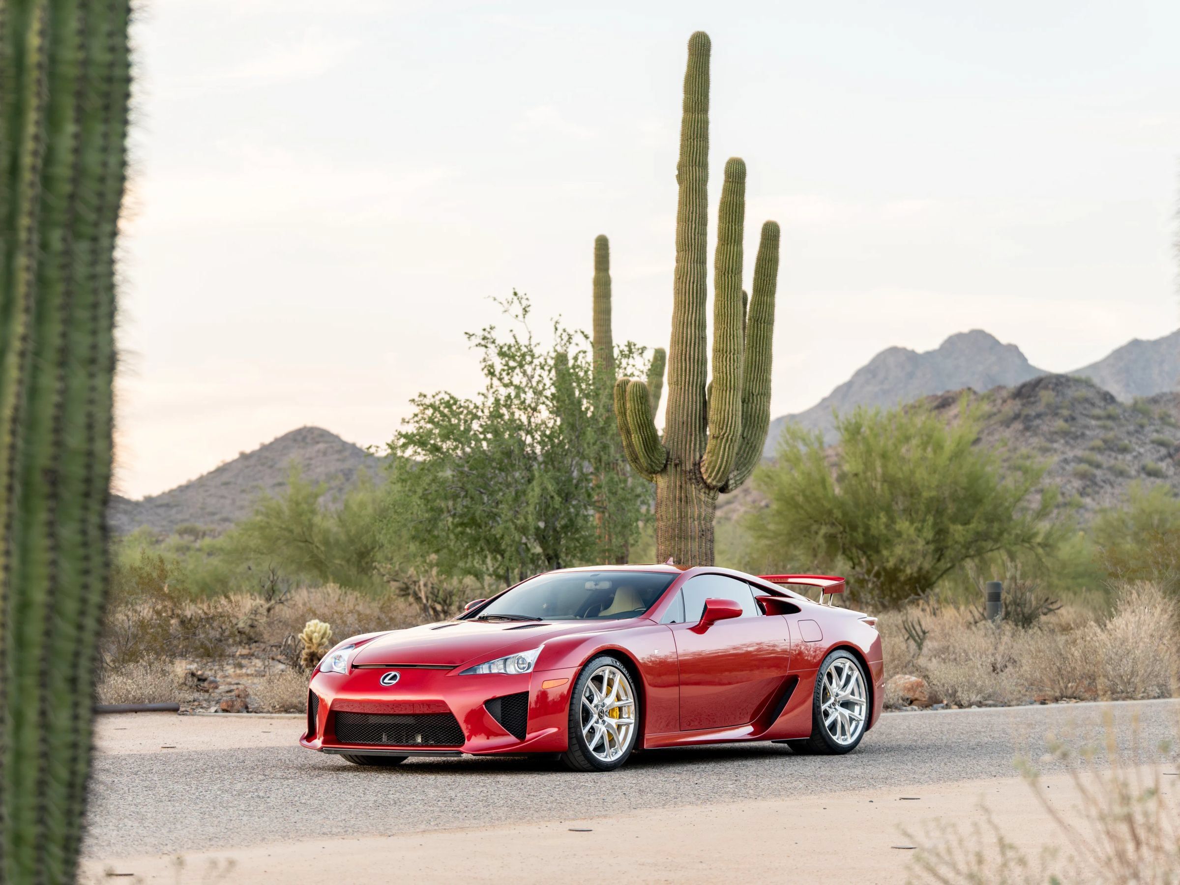 Used 2012 Lexus LFA RWD image 4