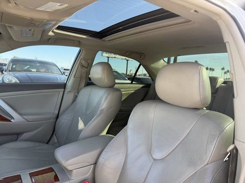 Used 2011 Toyota Camry XLE image 23