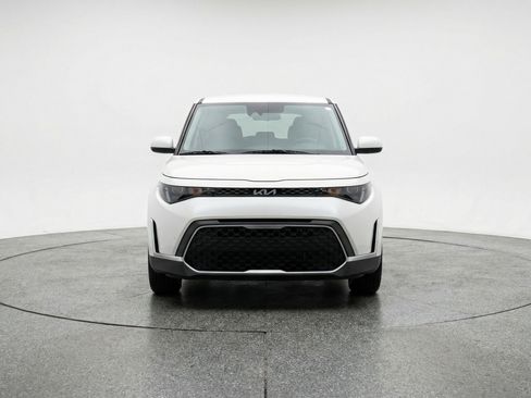Used 2025 Kia Soul LX w/ LX Technology Package image 2