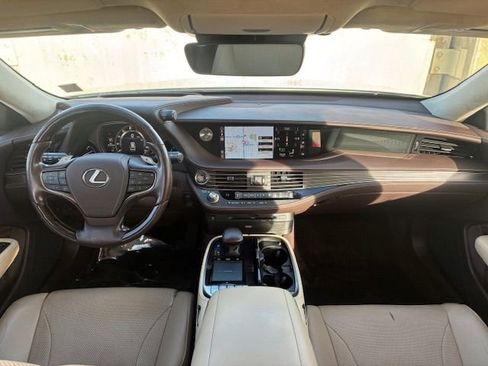 Used 2018 Lexus LS 500 w/ Interior Upgrade Package image 15